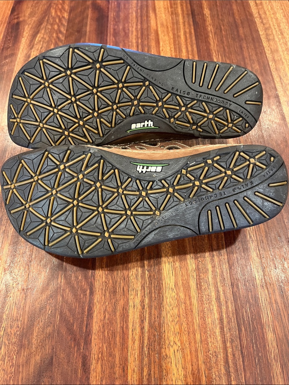 Earth freesia sandals. Size 7.5 b but see comments - Picture 2 of 7